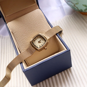 Reloj Rectangular Pequeño Retro Romano, Éxito de Ventas, Color Oro Champán, Cuarzo, Resistente al Agua 30M, para Mujer - Product Image 3