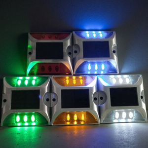 Brillo nocturno Ip68 Intermitente Marcador de tráfico Luz Reflectante Aluminio Led Ojo Solar Reflectante Carretera Espárragos - Product Image 3