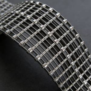 Banda Transportadora Metálica, Transporte Suave Sin Vibraciones, Operación por Cadena, Carga Media-Alta, Transporte Industrial Estable - Product Image 1