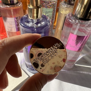 Victoria's Secret - Spray Corporal con Fragancia Duradera de 250 ml, Perfume Original para Mujer, Aroma Veraniego - Product Image 6