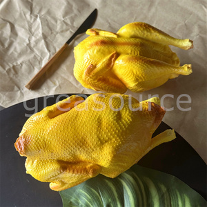 Modelo de exhibición de pollo asado realista para restaurantes de barbacoa y ahumados, elaborado en PU, con acabado dorado brillante y efecto de goteo, duradero, para exhibición de alimentos en pared. - Product Image 6