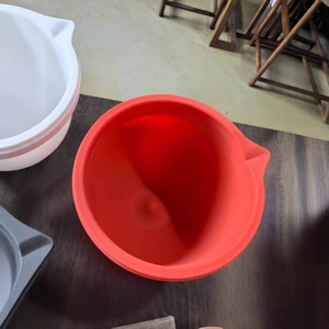 Bol mélangeur vertical en silicone épaissi 750g pour batteur sur socle inclinable KitchenAid 5-quarts avec couvercle - Product Image 2