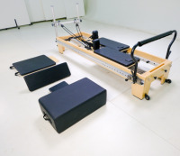 Cama de Pilates con Plataforma Deslizante Doble de Madera de Arce, Riel Externo, Marco de Madera Dura Anti-deformación para Clínica de Fisioterapia