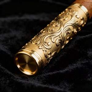 Tube à cigares en aluminium CNC personnalisé en usine, motif gravé, conteneur à herbes, tube à cigares en alliage de laiton et d'aluminium de haute qualité, tube enrouleur - Product Image 1