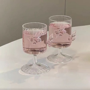 Venta al por mayor personalizado de alto borosilicato resistente al calor 3D fiesta Copa mariposas copa de <span class=keywords><strong>vino</strong></span> alta - Product Image 3