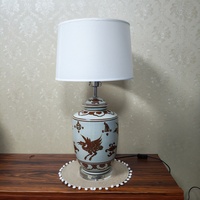Lampe de table en porcelaine peinte à la main de style vintage, lampe de table en céramique antique à motif de paon pour le salon, la chambre à coucher, la décoration de la maison