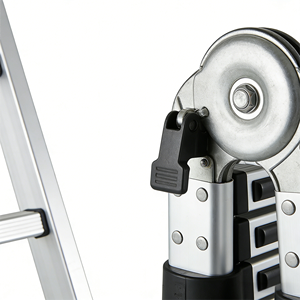 Échelle télescopique pliable double face en aluminium, facile à ranger, pour le commerce moderne - Product Image 2