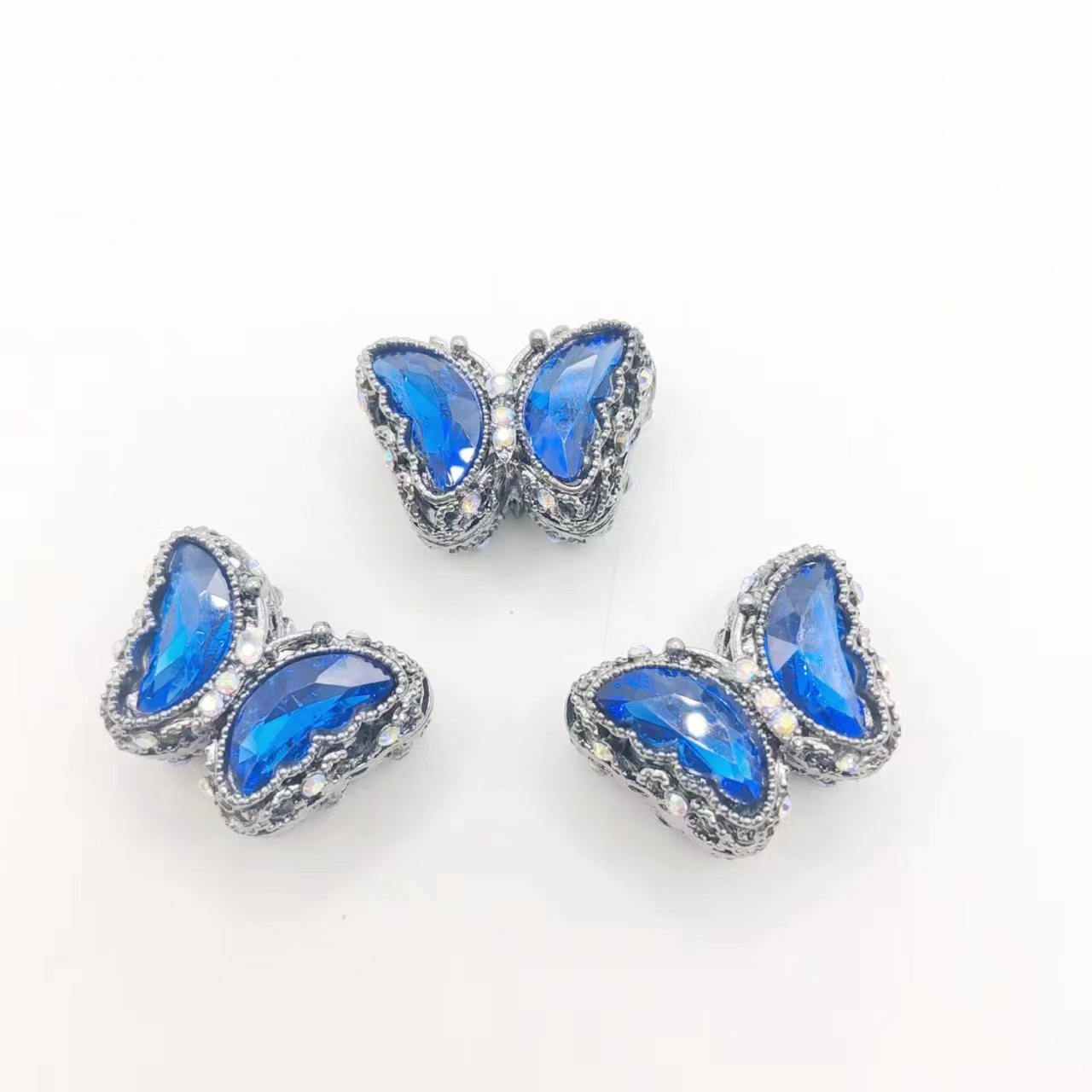 Diamant bleu saphir plaqué noir