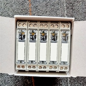 Relais de sécurité Schmersal SRB-E-402EM, tension de la bobine 24V, utilisation industrielle mécanique - Product Image 2