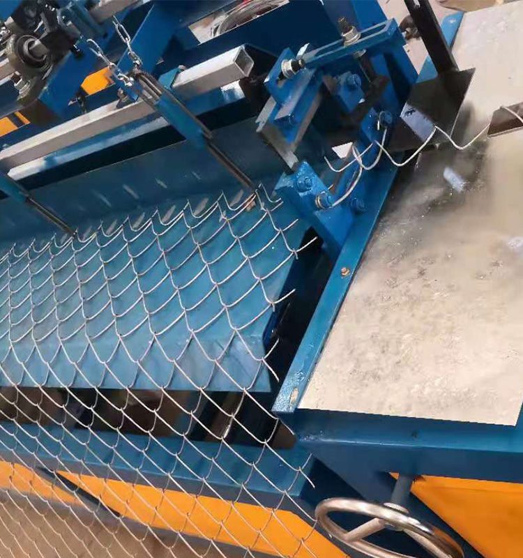 fully automatic double wire mesh chain link fence weaving net making machine factory best price in India