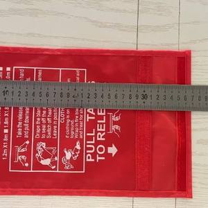 ผ้าห่มกันไฟ Youan ขนาด 2 ม. x 2 ม. ทนความร้อนสูง สำหรับงานเชื่อม สีแดง รุ่นปรับแต่งภาษาอังกฤษและจีน - Product Image 3