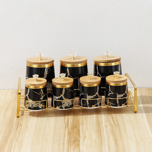 توابل فاخرة من الرخام الذهبي من المطبخ مع غطاء من الخيزران الماسي - Product Image 5