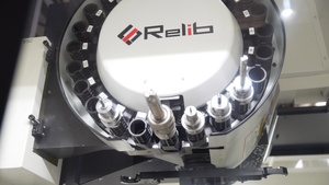 Fraiseuse <span class=keywords><strong>CNC</strong></span> WF-V95 3/4/<span class=keywords><strong>5</strong></span> axes Centre d'usinage vertical Centre d'usinage Fanuc BT40 et pièces Vmc <span class=keywords><strong>Machine</strong></span> - Product Image 5