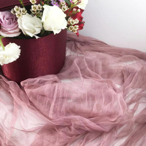 Chemin de table en étamine noire au design moderne et minimaliste Techniques tissées pour la décoration intérieure moderne - Product Image 2