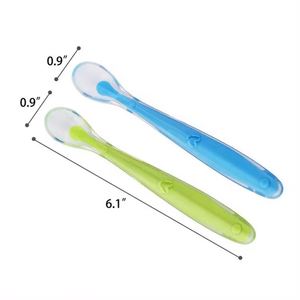 Cuillère d'apprentissage pour bébé en gros, design en arc, à débit lent, en silicone et nylon, vaisselle pour enfants et nourrissons - Product Image 3