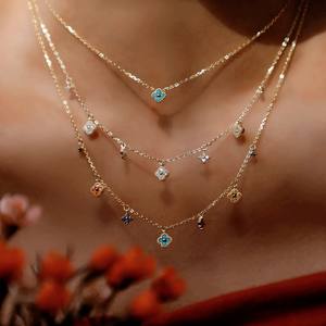 สร้อยคอเงินแท้ S925 ลายใบโคลเวอร์สี่แฉก ดีไซน์หรูหรา น้ำหนักเบา ใช้งานได้หลากหลาย เหมาะสำหรับใส่ทุกวัน ดีไซน์เฉพาะตัว สร้อยคอแฟชั่นแบบซ้อน - Product Image 2