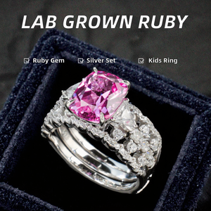 Anello con Rubino Sintetico di Lusso, Colore Sangue di Piccione, in Argento Sterling 925 Placcato Oro, Anelli di Alta Gioielleria con Gemme Sintetiche - Product Image 2