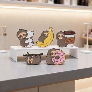 เข็มกลัดรูปโดนัทกล้วยลายการ์ตูนสลอธสุดน่ารัก สินค้าขายดี งานสั่งทำได้ ใช้ได้หลากหลาย ตกแต่งเสื้อผ้าได้ - Product Image 5