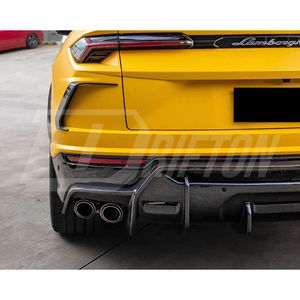 Diffuseur arrière agressif en fibre de carbone visible pour Lamborghini URUS - Product Image 4