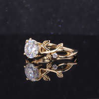Starsgem Bijoux Personnalisés Style Branche Ronde Taille Brillante D VVS Moissanite 14K Or Jaune Diamant Bagues de Fiançailles