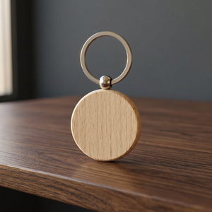 Portachiavi in Legno e Moschettone Senza Marca, Realizzato a Mano in Frassino, Design Rotondo Elegante, Modello 118120-1 per Promozioni - Product Image 3