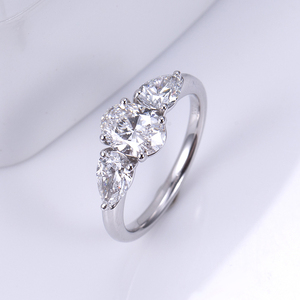 <span class=keywords><strong>Anello</strong></span> di Fidanzamento Personalizzato MSR-1203 in Oro 18K con <span class=keywords><strong>Diamante</strong></span> Ovale Coltivato in Laboratorio da 1.6CT D VVS2 - Product Image 2