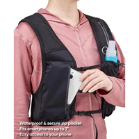 Gilet d'hydratation en nylon imperméable personnalisé, sangles de sterno-claviculaires élastiques réglables, gourde souple, design réfléchissant pour la course à pied