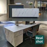 Bureau d'accueil en cuir pour hôtel, bureau, magasin de vêtements - Mobilier de bureau commercial avec passe-câbles intégré