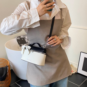 Nuova Borsa a Secchiello di Lusso con Glitter per Giovani Donne, Stile Vintage con Chiusura a Cerniera, Design con Nappine Portatile - Product Image 4