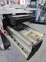 Scie à bois de la série F45 SERVE World Class Engineer, scie à panneaux CNC, scie à table coulissante avec guide automatique