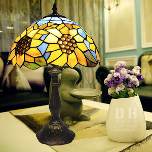 <span class=keywords><strong>Lampe</strong></span> de table en verre teinté <span class=keywords><strong>Tiffany</strong></span> de style pastoral 12 ''de <span class=keywords><strong>petite</strong></span> taille pour salon, chambre ou bar - Product Image 3