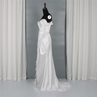 Neues Design Brautkleid Ärmellose Brautkleider Weiße Hochzeit Satin Long Trail Brautkleid Mit Feder