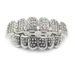 Nouvelle Tendance 2026 : Ensemble Grillz Plaqué <span class=keywords><strong>Or</strong></span> 18K Anti-ternissement avec Zircons Cubiques – Bijoux Dentaires Hip Hop pour Halloween – Vente <span class=keywords><strong>en</strong></span> Gros - Product Image 4