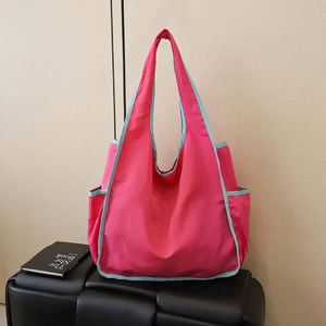 Sac fourre-tout en polyester léger, pliable, réutilisable, écologique, promotionnel, vente d'usine, nouveau style, mode, pour courses et cadeaux - Product Image 6