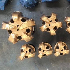 <span class=keywords><strong>4</strong></span> شفرات ماسية <span class=keywords><strong>PDC</strong></span> قوس حفر آبار المياه 3 شفرات لحفر الصخور - Product Image 6