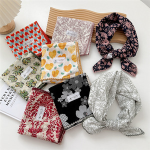 Nouveaux designs, foulard carré en viscose douce à motif floral, bandanas imprimés floraux frais et élégants, foulard pour cheveux pour femmes - Product Image 6