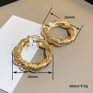 Orecchini Vintage a Goccia Traforati per Donne, Accessori per Orecchie Semplici e alla Moda per Uso Quotidiano - Product Image 4