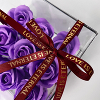 Fleurs de savon éternelles, roses préservées faites à la main, boîte carrée en acrylique pour la fête des mères, la Saint-Valentin, les cadeaux de Noël
