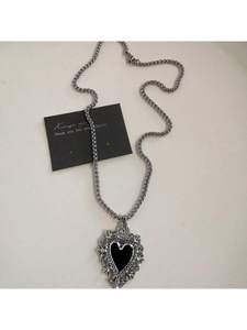 Collar con Cruz de Corazón Negro Estilo Punk Rock, Joyería Gótica, Regalo para Ella - Product Image 6