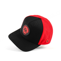 Casquette de golf Oxford sportive 5 panneaux perforée imperméable respirante 100 % polyester avec logo personnalisé en patch de caoutchouc bicolore – Vente en gros