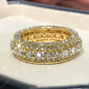Anello Rotondo Placcato Oro con Pavé per Donne, Elegante Gioiello da Dito alla Moda - Product Image 6