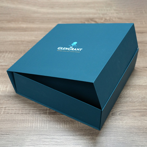 Boîte rigide écologique biodégradable et recyclable pour l'emballage de vêtements, logo personnalisé gratuit, fermeture magnétique, forme oblongue, enduite - Product Image 1