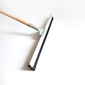 Escobilla de goma curvada de acero de aleación de aluminio para limpieza de suelo de azulejos de cocina de 18 pulgadas para eliminación de grasa - Product Image 4