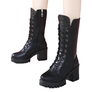 GHH10426 Nouvelles Bottes Chelsea Rétro Plates Graffiti Tendance Sexy Montantes avec Doublure en Maille - Product Image 1