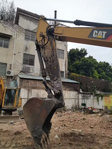 รถขุดตีนตะขาบ CAT320 สีเดิม คุณภาพสูง มือสองแท้ - Product Image 3