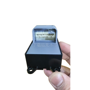 Interrupteur de commande de lève-vitre électrique Toyota Hiace 84820-26211 12V avec fonction de verrouillage automatique - Product Image 3