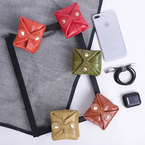 Porte-monnaie vintage en cuir véritable avec bouton, compact, portable, pour pièces de monnaie, clés, cartes, écouteurs, unisexe, simple et polyvalent - Product Image 1
