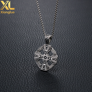 Collier Pendentif Rétro en Acier Inoxydable Prêt à Expédier, Motif Croix Vintage, Nœud Irlandais, Bijou Viking Nordique, Cadeau pour Hommes et Femmes - Product Image 2