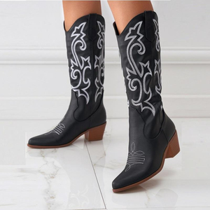 Bottines sur mesure pour femme à talon aiguille, bout pointu en acier, avec bride, hauteur mi-mollet - Product Image 4
