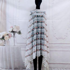 Tissu en dentelle brodée florale française délicate de haute qualité, écologique, soluble dans l'eau, décoration de luxe pour vêtements - Product Image 1